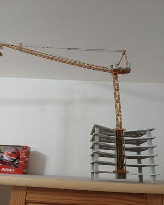 Gru liebherr
