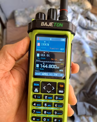 Ricetrasmettitore portatile UHF/VHF/CB + Rx HF SSB