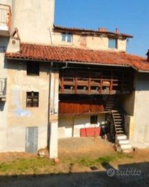 Rustico ad Ivrea, zona San Grato