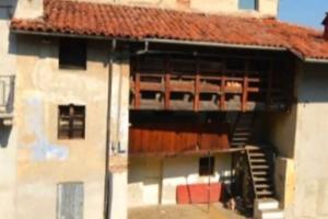 Rustico ad Ivrea, zona San Grato