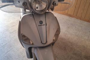 Piaggio 200 cc anno 2005, marciante