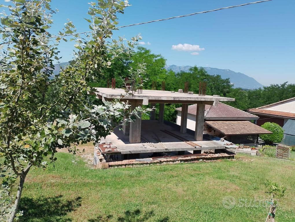 Rustico / Casale di 160 m² a Frosinone - Vista 3