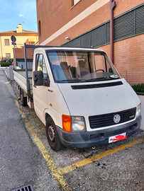 Camion Volkswagen con ribaltabile