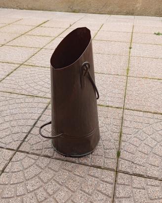 secchio per carbone antico in rame