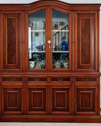 Credenza con vetrina in radica - anni'70