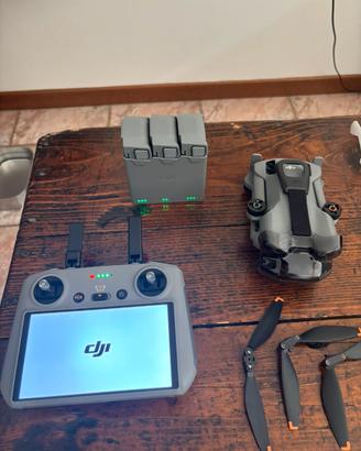 DJI MINI5 PRO-3 BATTERIE+Radiocomando con schermo