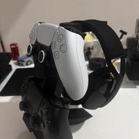 Stand due controller e cuffie edizione TLOU