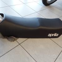 Sella Aprilia STX 125 nera codice 8129015