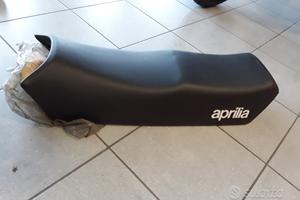 Sella Aprilia STX 125 nera codice 8129015