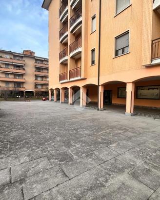 NEGOZIO A CREMA