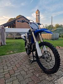 Yamaha YZF 450 (2017) tenuta maniacalmente.