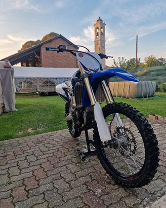 Yamaha YZF 450 (2017) tenuta maniacalmente.