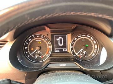 SKODA OCTAVIA SCOUT 2.0 TURBO DIESEL 4X4 DSG-2015