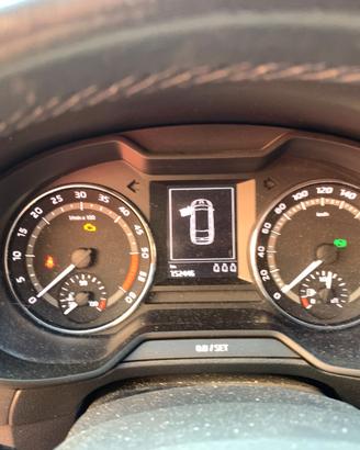 SKODA OCTAVIA SCOUT 2.0 TURBO DIESEL 4X4 DSG-2015