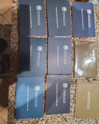 32 Libretti poste dal1957 al1988  con francobolli 