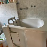 Vasca per anziani ad angolo