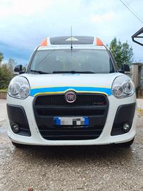 Fiat Doblò allestimento disabili con pedana 