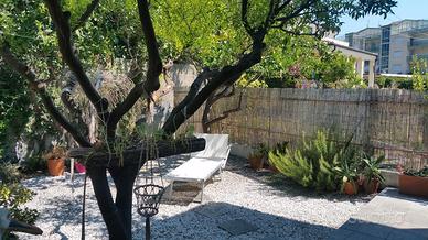 Casa vista mare con giardino privato