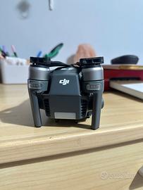 DJJ Mavic Pro + 2 batterie + accessori e borsa