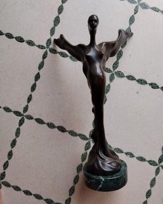 statua in bronzo