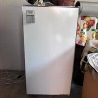 Frigorifero Indesit anni '50 funzionante