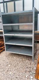 Scaffale in lamiera zincata