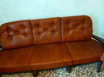 divano e due poltrone