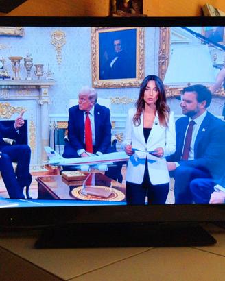 Tv, marca Sony, modello Bravia, 46 pollici.