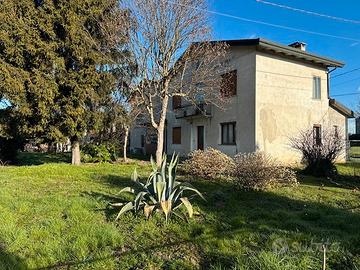 Casa singola con annessi