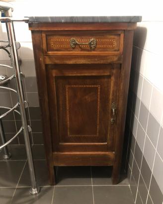 Comodino Antico in Legno Intarsiato con Piano