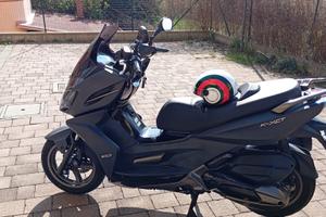 Kymco 300i 2013