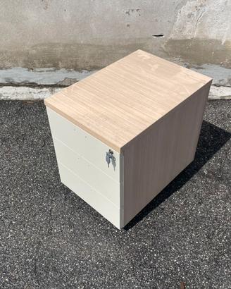 cassettiere in legno