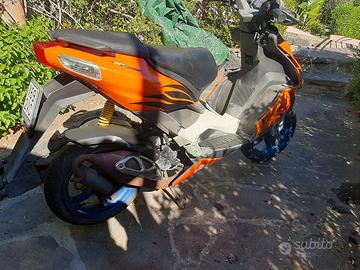 APRILIA SR 50