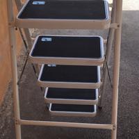 Scala pieghevole di sicurezza