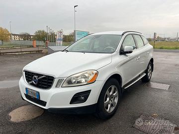 VOLVO XC60 AWD