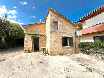 VILLA A SCHIERA A CHIETI