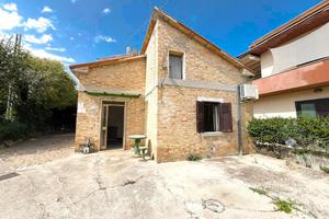 VILLA A SCHIERA A CHIETI