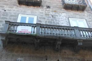Casa indipendente di 220 m² con più di 5 locali a 