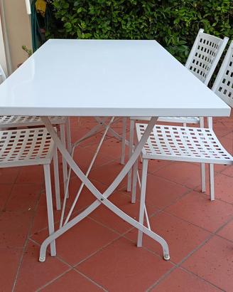 Set Giardino VERMOBIL in Metallo (Tavolo + Sedie)