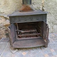 Stufa/caminetto in ghisa