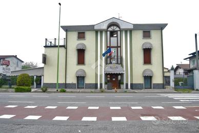 ALBERGO A FARA OLIVANA CON SOLA