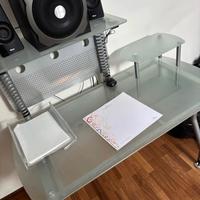 Scrivania in vetro temperato