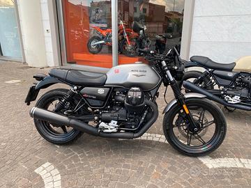 Moto Guzzi V7 Stone - 2023