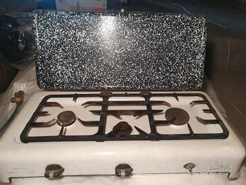 Vecchio fornello a gas ignis