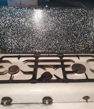 Vecchio fornello a gas ignis