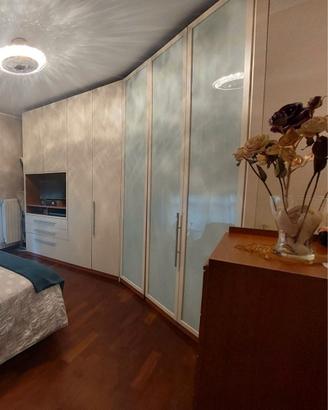 Armadio con cabina e scarpiera + alloggiamento  TV