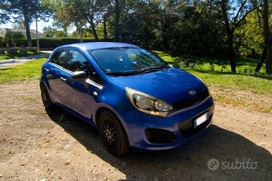 KIA Rio 3ª serie - 2012