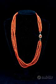 Collana multi-filo di perline di corallo Vintage