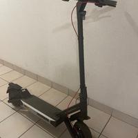 Monopattino elettrico Navee