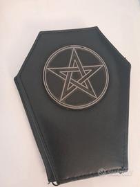 Portafoglio goth con pentacolo